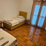 Διαμέρισμα House