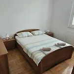 House * Ζαντάρ