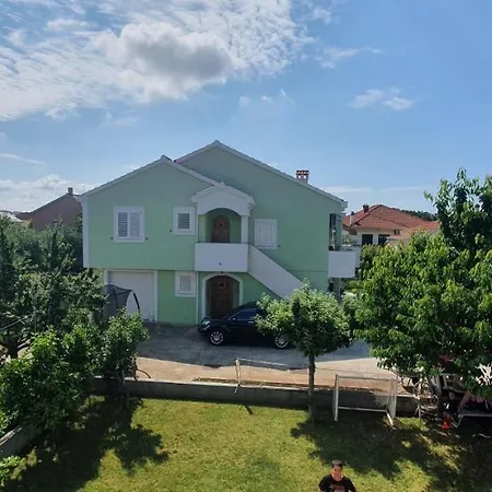 Διαμέρισμα House