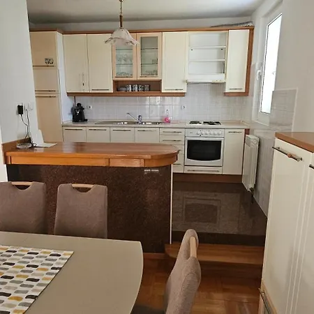 House * Ζαντάρ