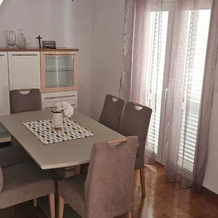 Διαμέρισμα House