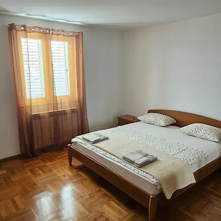 House * Ζαντάρ