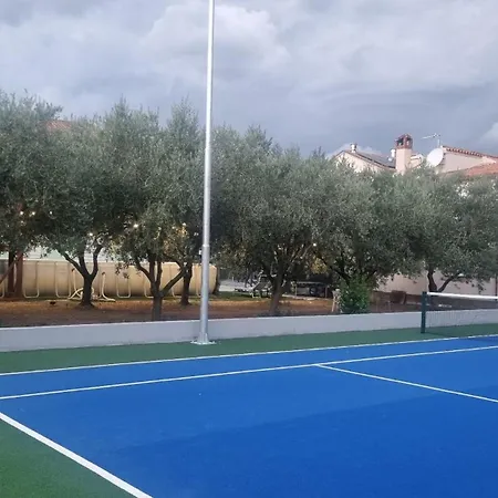 House * Ζαντάρ