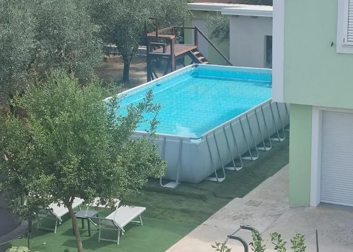 Apartament House *