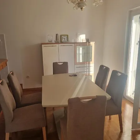 House Apartment *