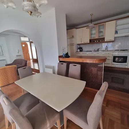 House Apartment *
