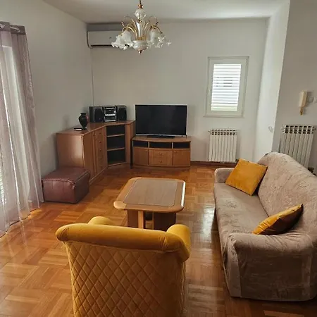 House Apartment *