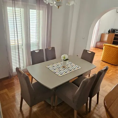 Apartment House *