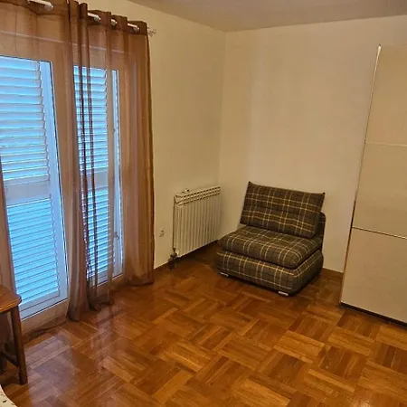 Apartment House *