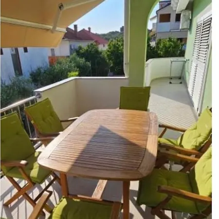 House Apartment *